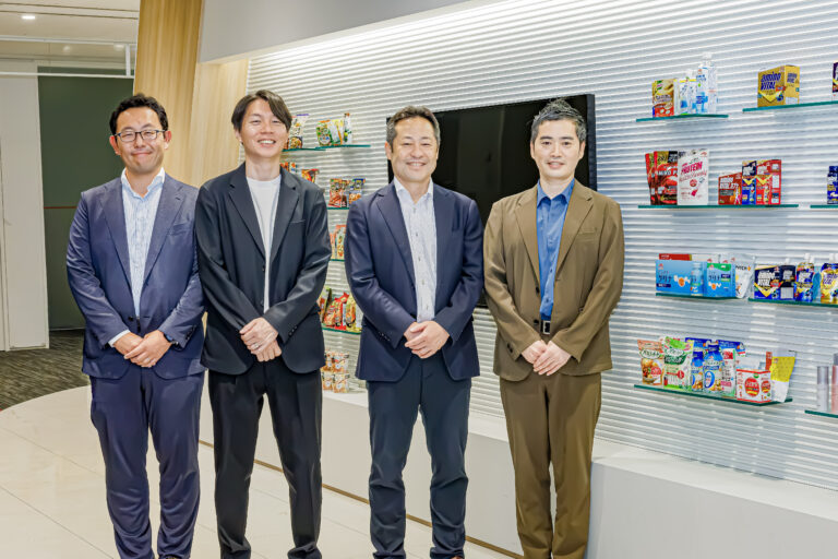「新規事業を、個人の経験から組織の仕組みへ」― 社内新規事業プレイブックが生んだ、継承性とチームの共創